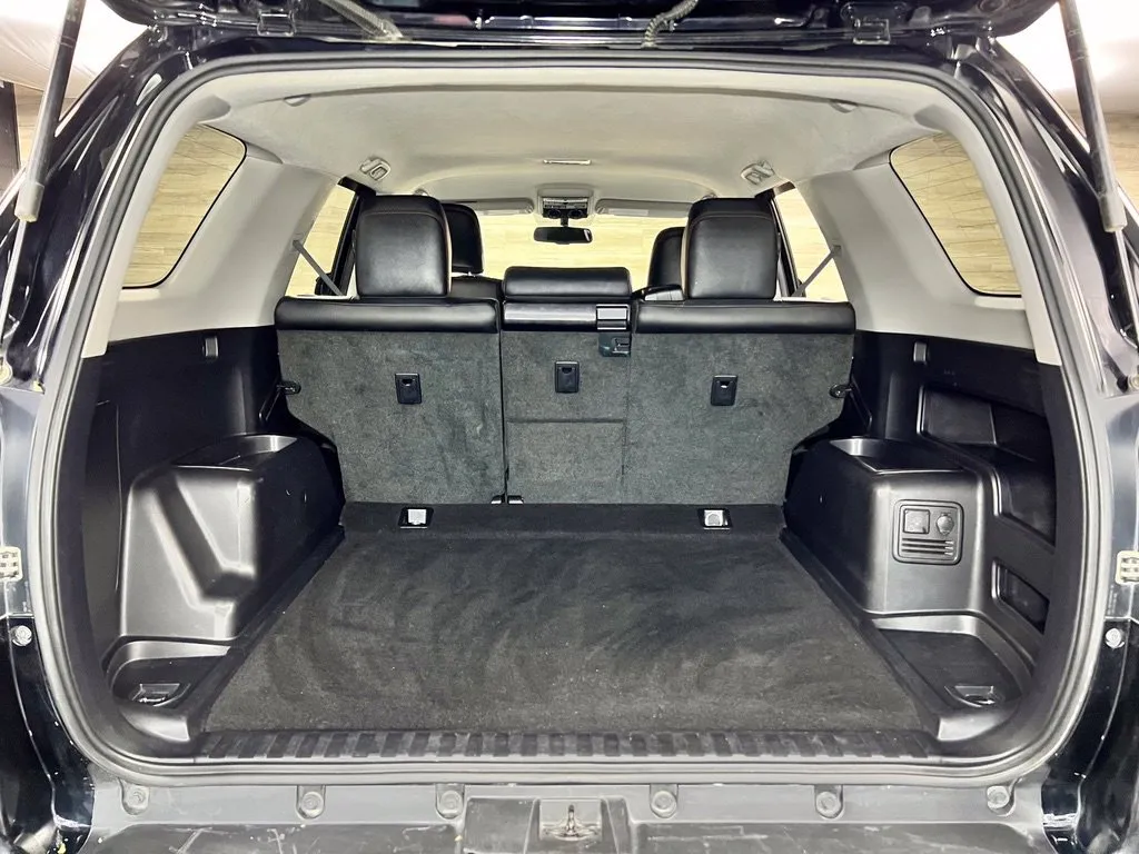 Toyota 4Runner photo 18