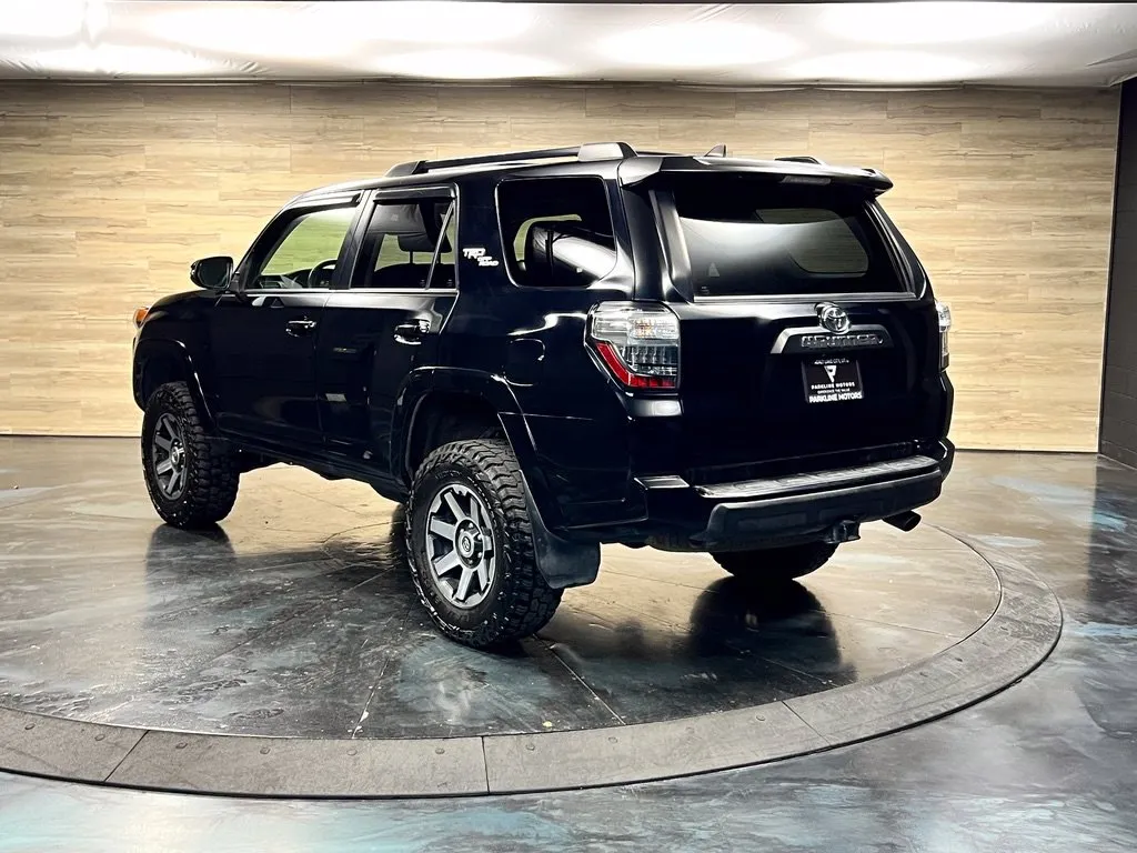 Toyota 4Runner photo 12
