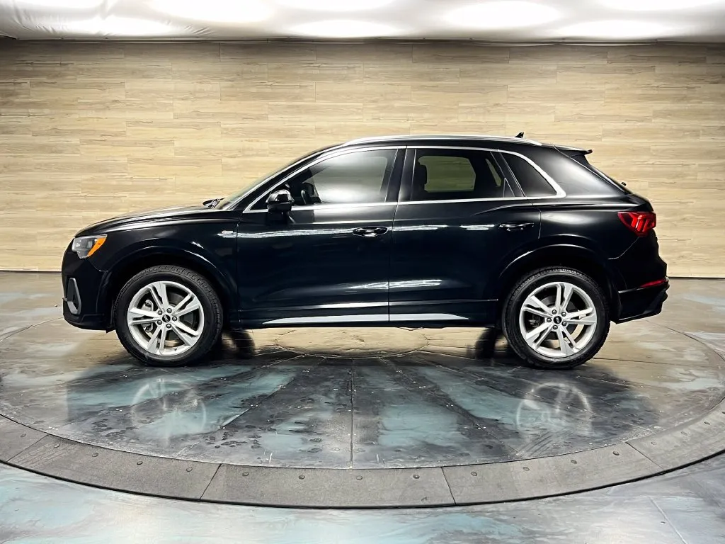 Audi Q3 photo 21
