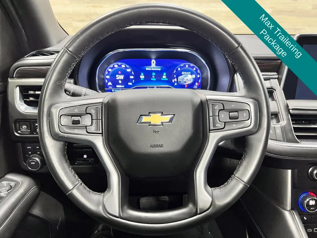Chevrolet Suburban photo 3