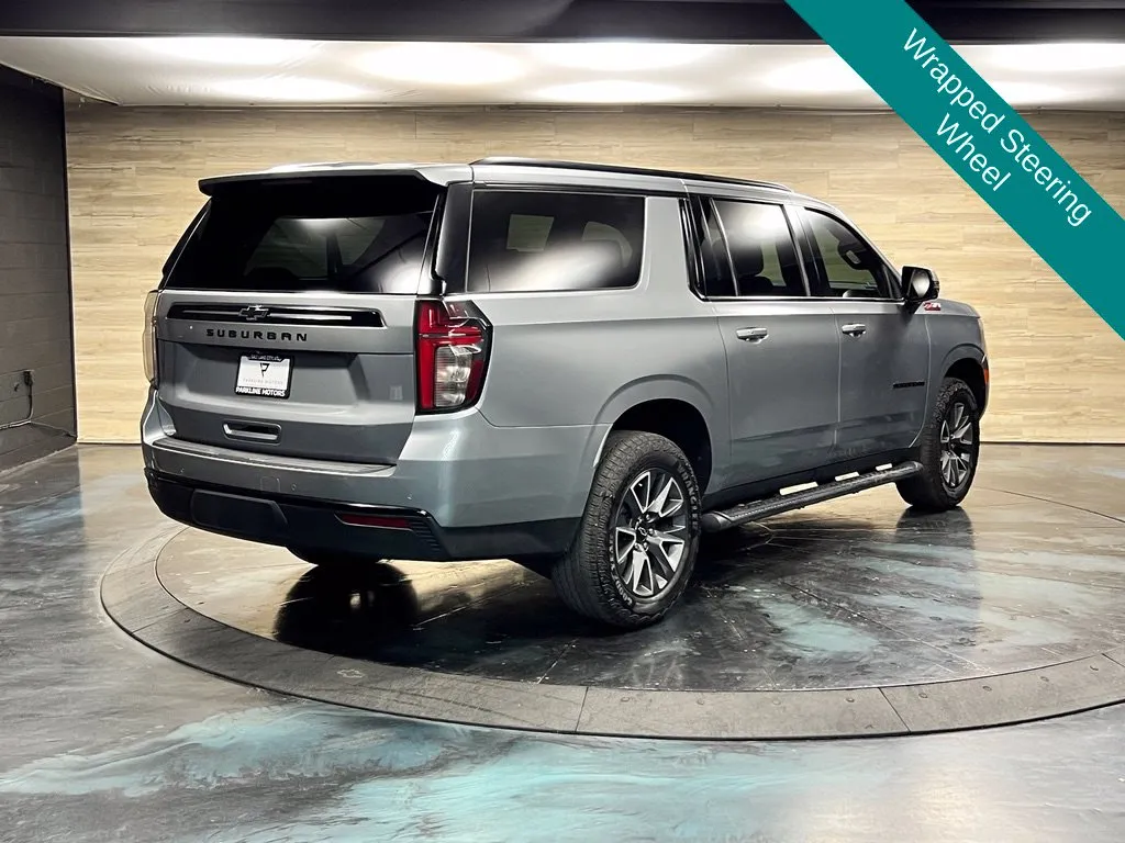Chevrolet Suburban photo 16