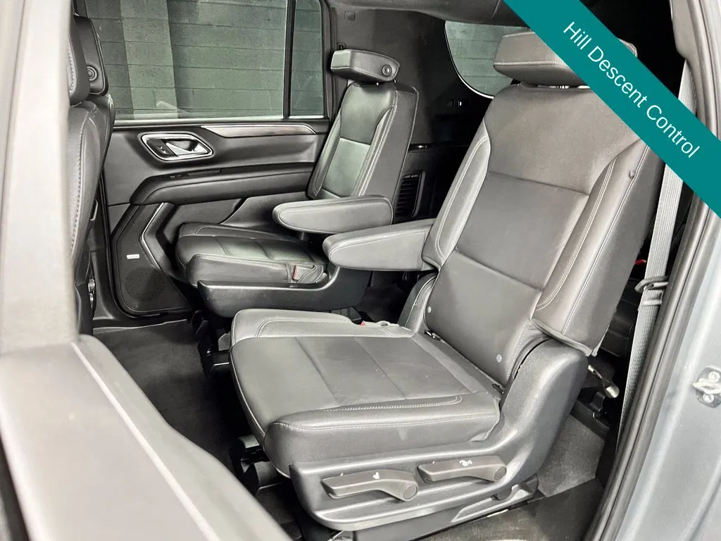 Chevrolet Suburban photo 17