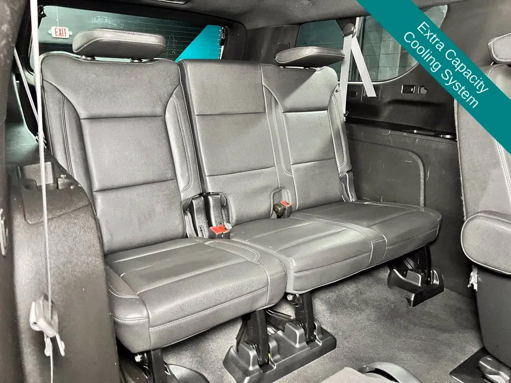 Chevrolet Suburban photo 21