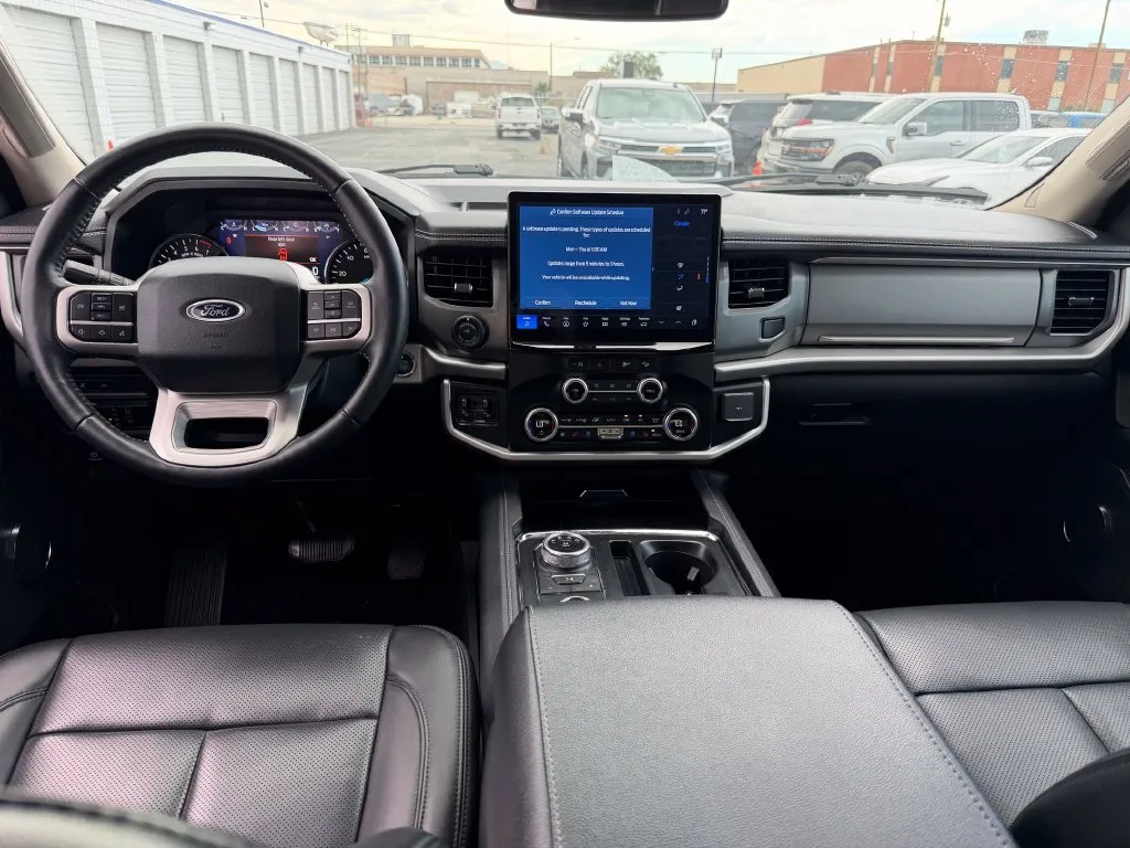 Ford Expedition MAX photo 6