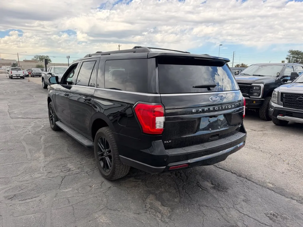 Ford Expedition MAX photo 4