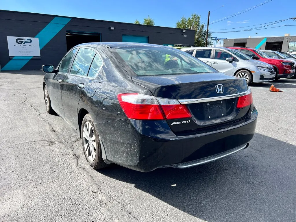 Honda Accord photo 4