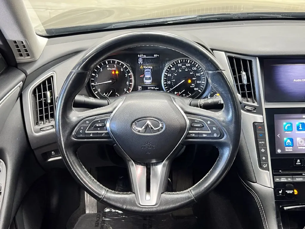 Infiniti Q50 photo 23