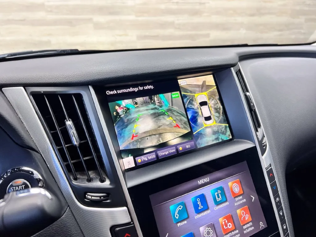 Infiniti Q50 photo 14