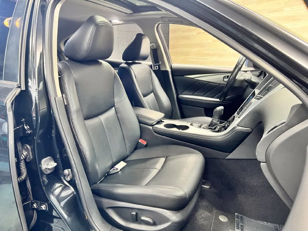 Infiniti Q50 photo 7