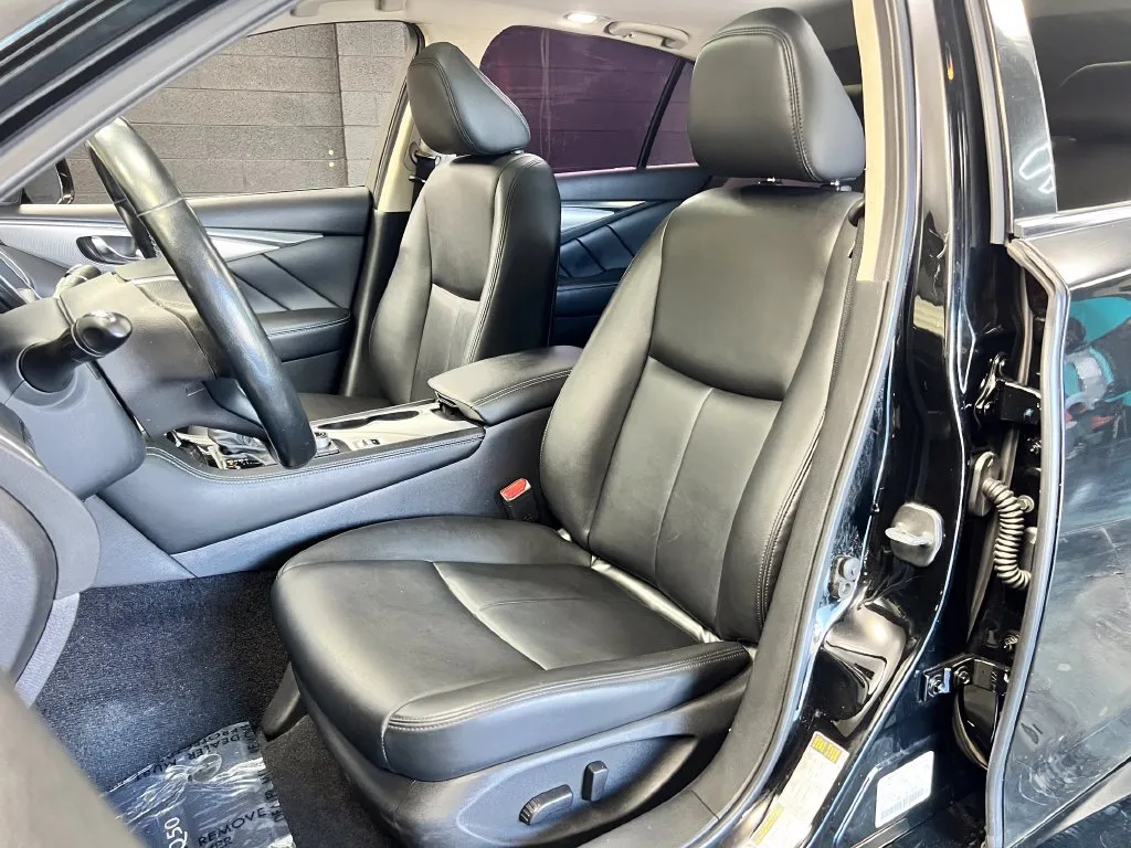 Infiniti Q50 photo 6