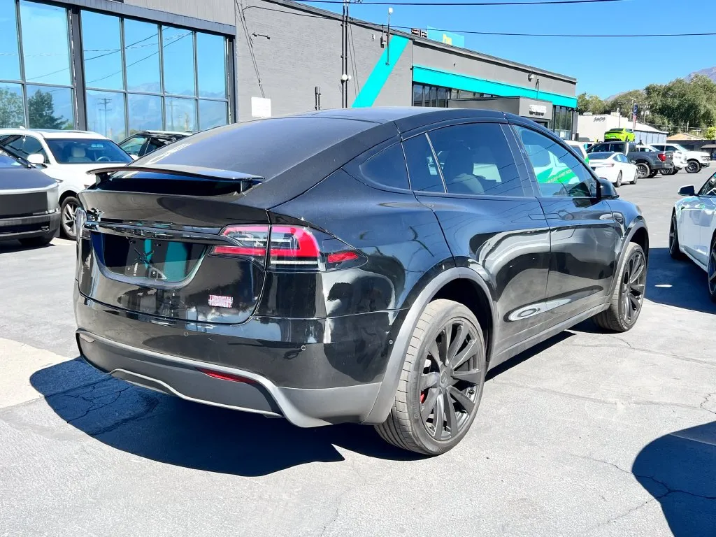 Tesla Model X photo 3