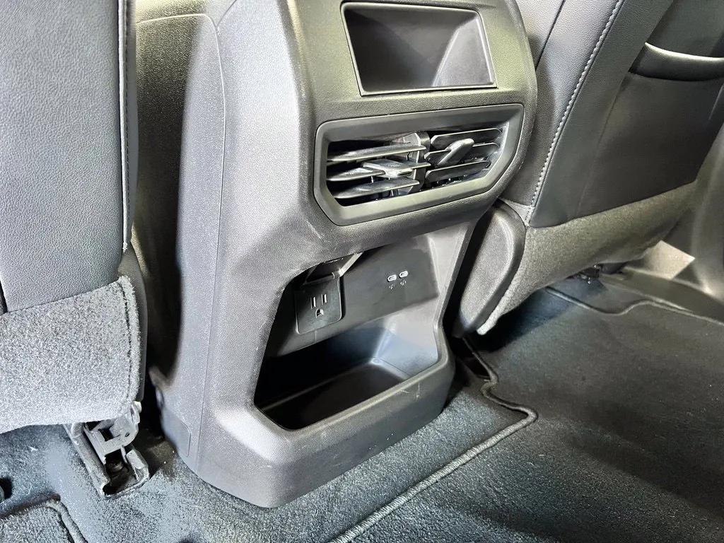 Chevrolet Silverado photo 16