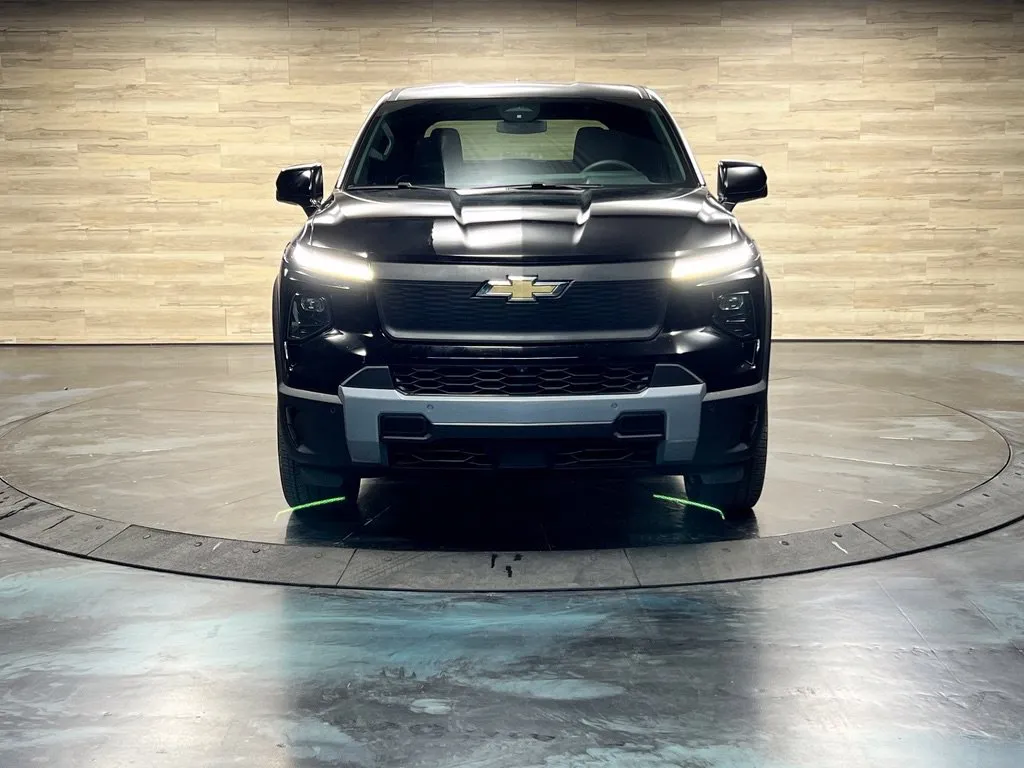 Chevrolet Silverado photo 8