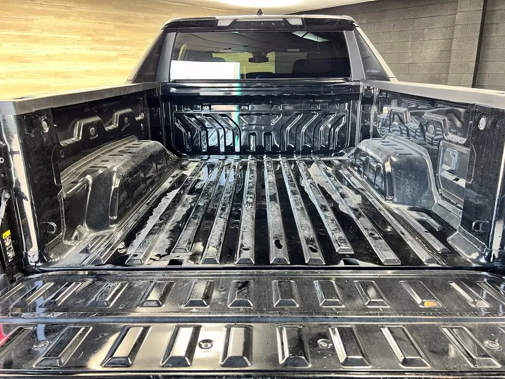 Chevrolet Silverado photo 18