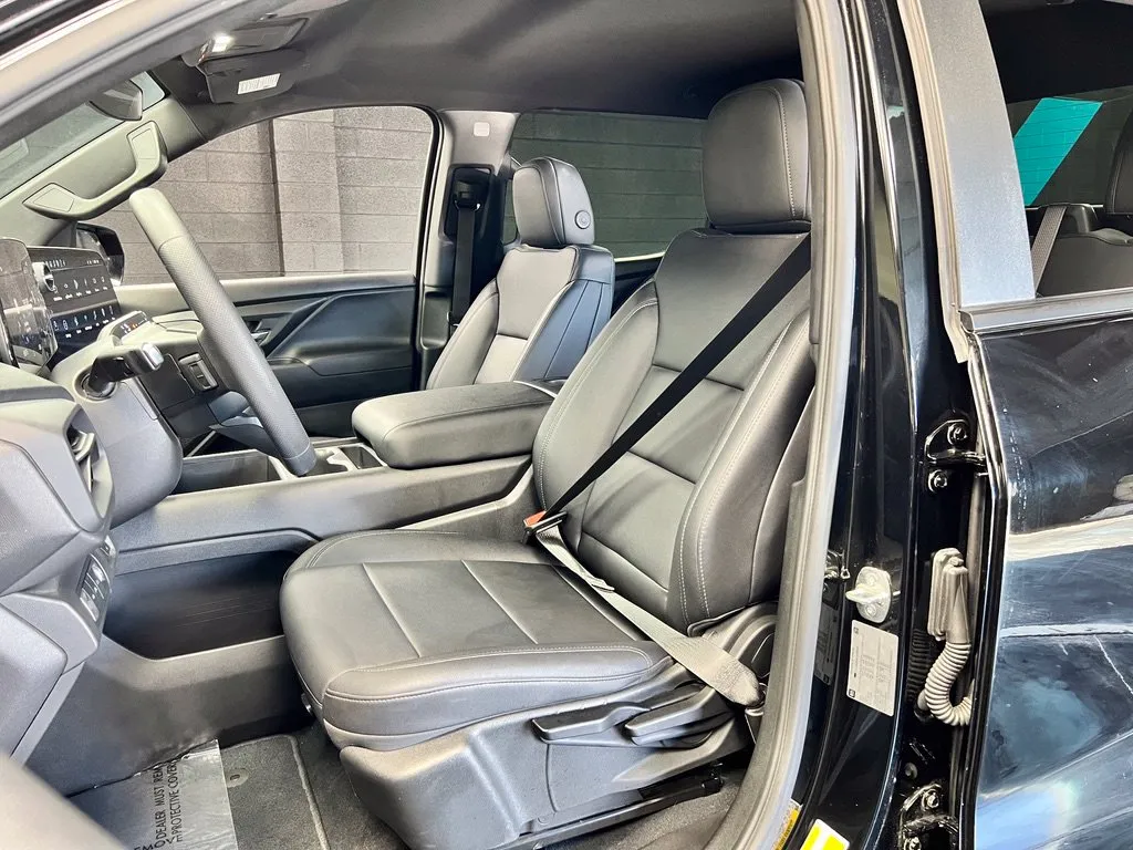 Chevrolet Silverado photo 6