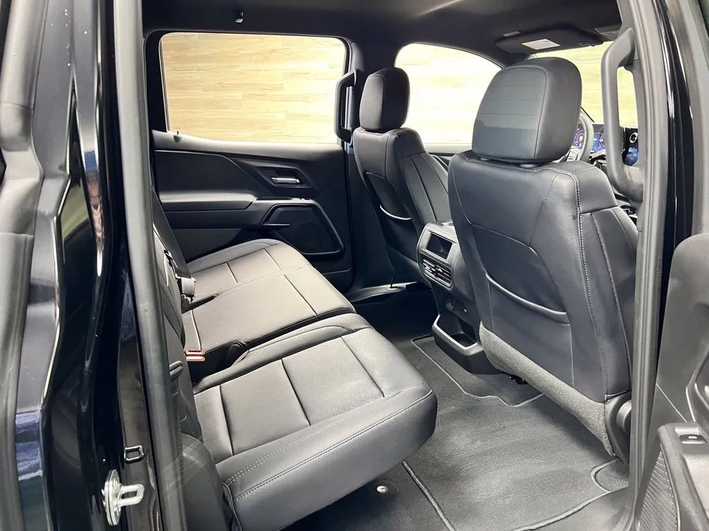 Chevrolet Silverado photo 14