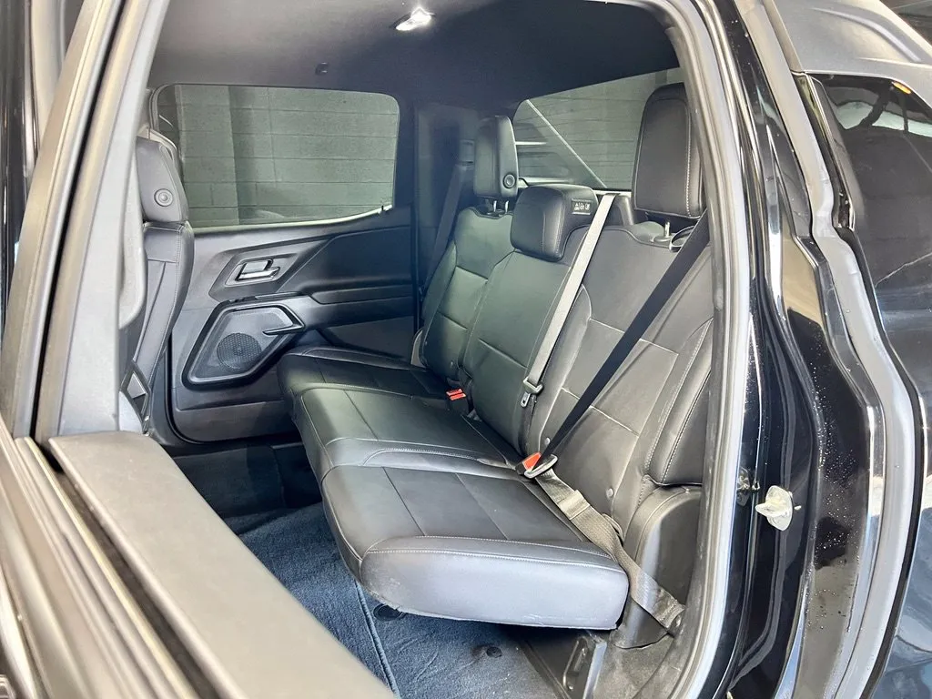 Chevrolet Silverado photo 13
