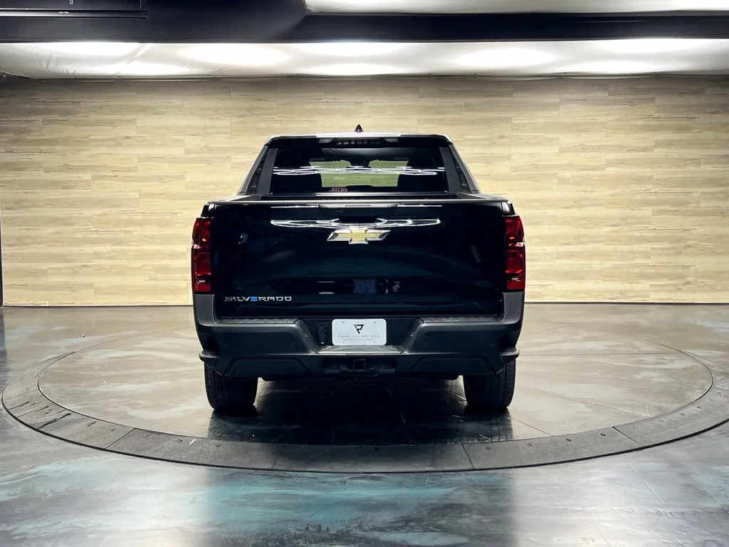 Chevrolet Silverado photo 17