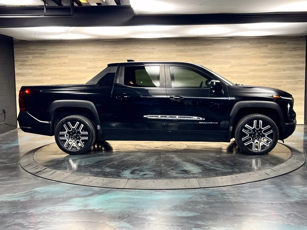 Chevrolet Silverado photo 21