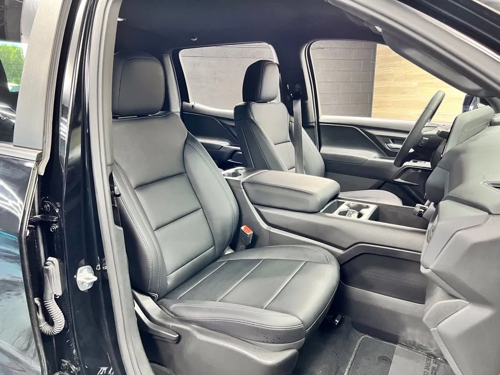 Chevrolet Silverado photo 7