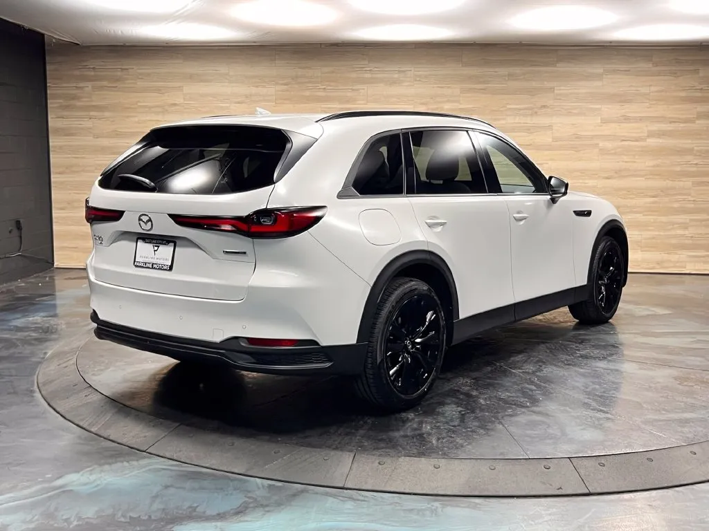 Mazda CX-90 photo 28