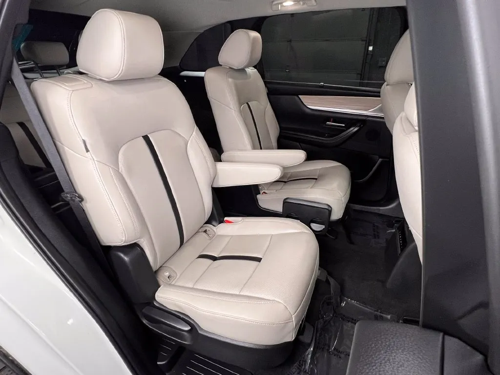 Mazda CX-90 photo 29
