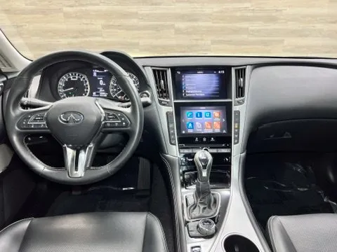 Infiniti Q50 photo 18