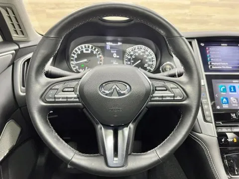 Infiniti Q50 photo 21