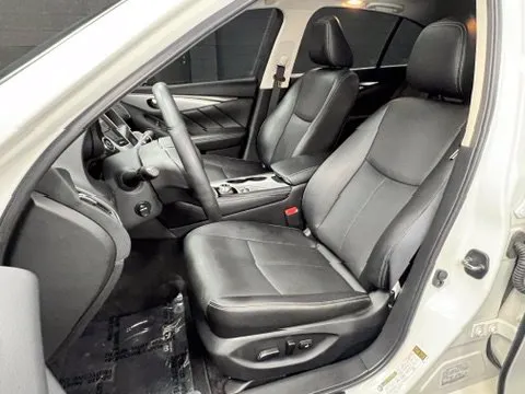 Infiniti Q50 photo 23