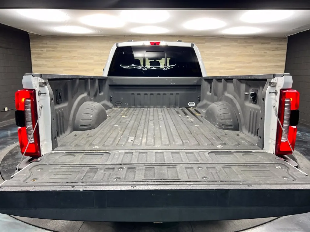Ford F-250SD photo 16