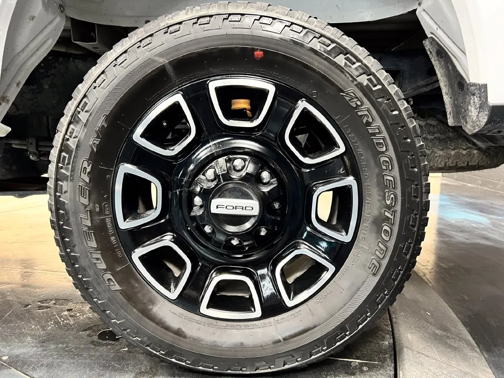 Ford F-250SD photo 13