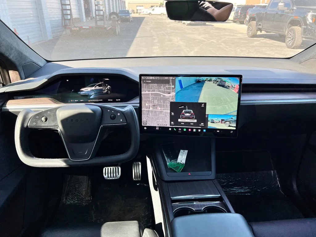 Tesla Model X photo 6