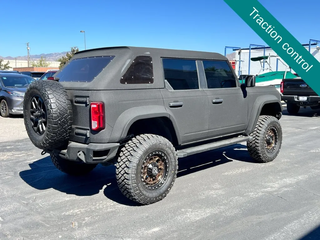 Ford Bronco photo 3