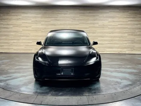 Tesla Model 3 photo 8