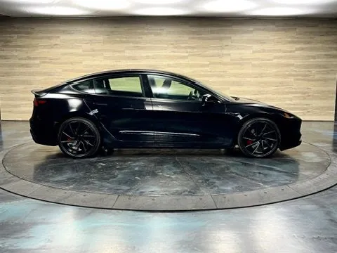 Tesla Model 3 photo 19