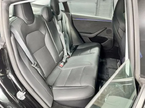 Tesla Model 3 photo 16