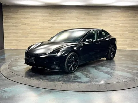 Tesla Model 3 photo 4