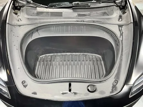 Tesla Model 3 photo 9