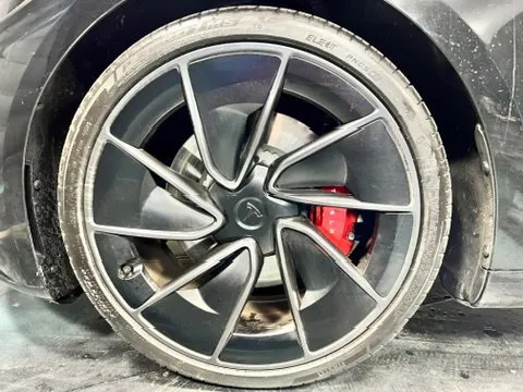 Tesla Model 3 photo 10