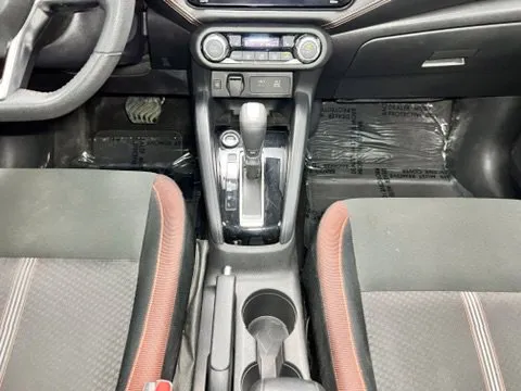 Nissan Versa photo 13