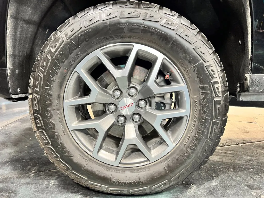 GMC Canyon photo 17