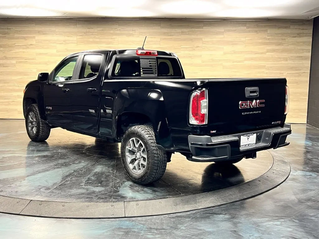 GMC Canyon photo 13