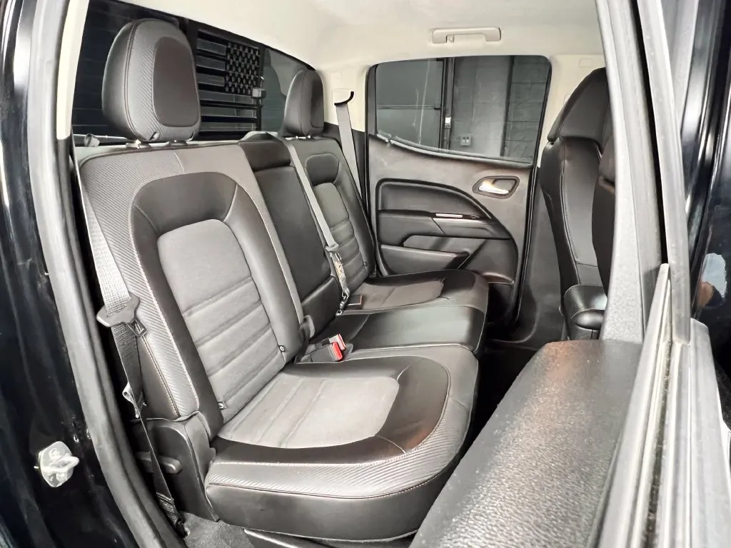GMC Canyon photo 15