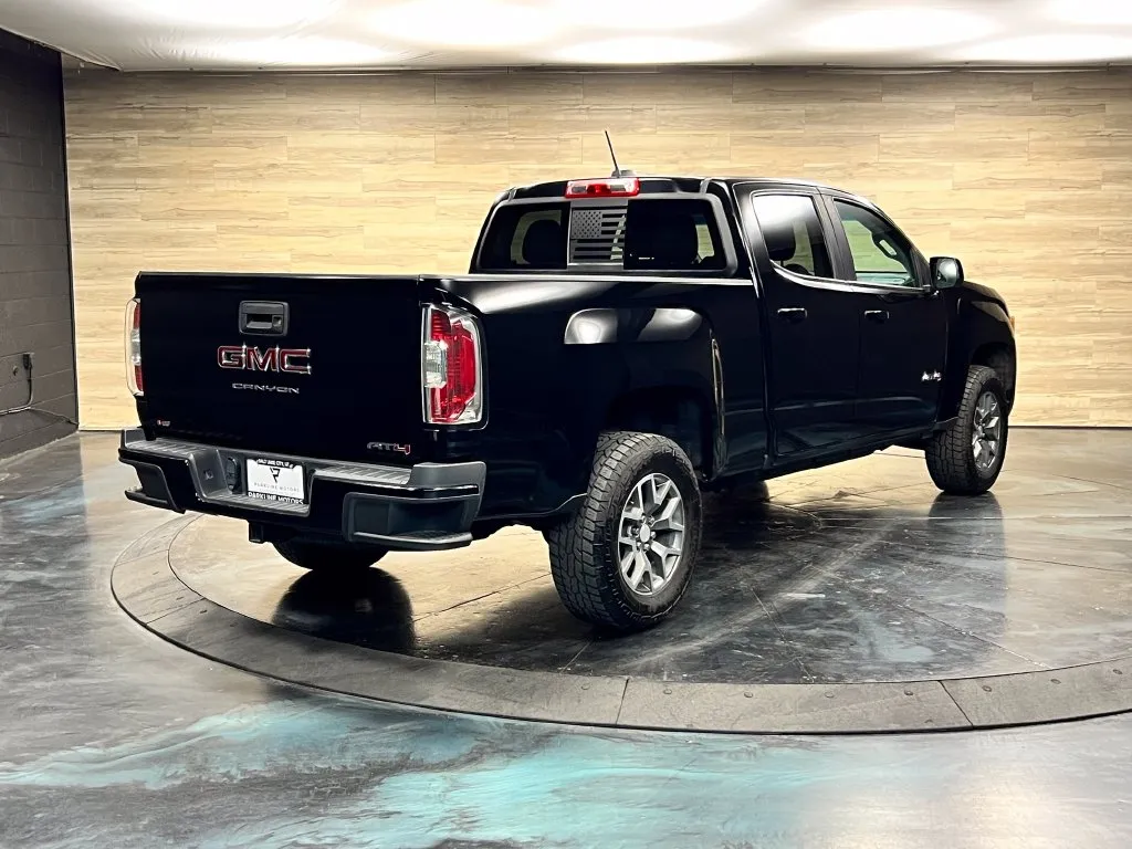 GMC Canyon photo 16