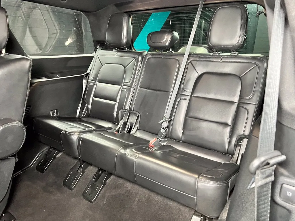 Lincoln Navigator photo 17
