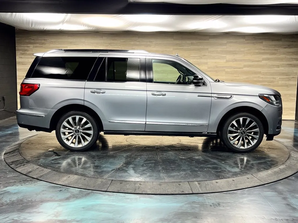 Lincoln Navigator photo 22