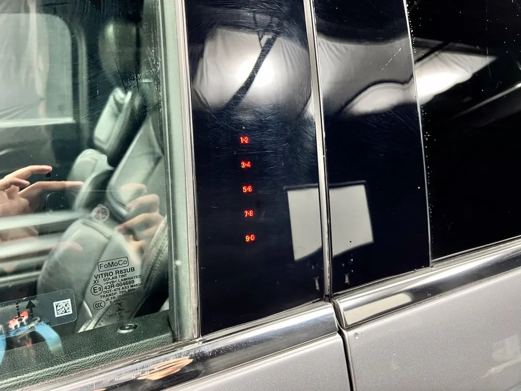 Lincoln Navigator photo 26