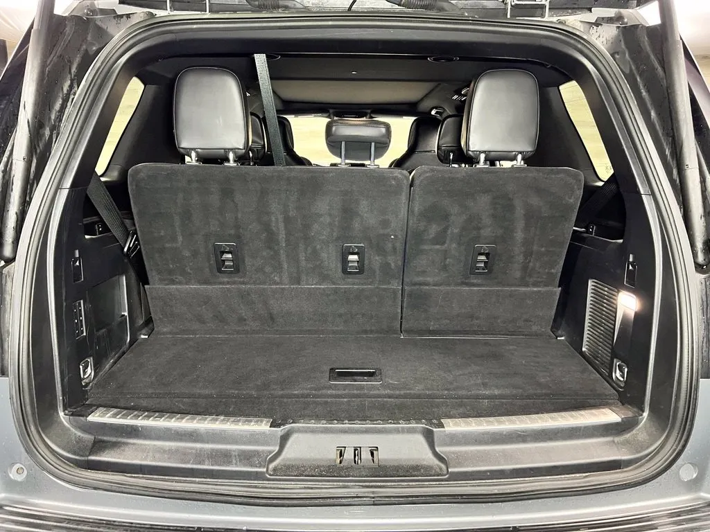 Lincoln Navigator photo 20