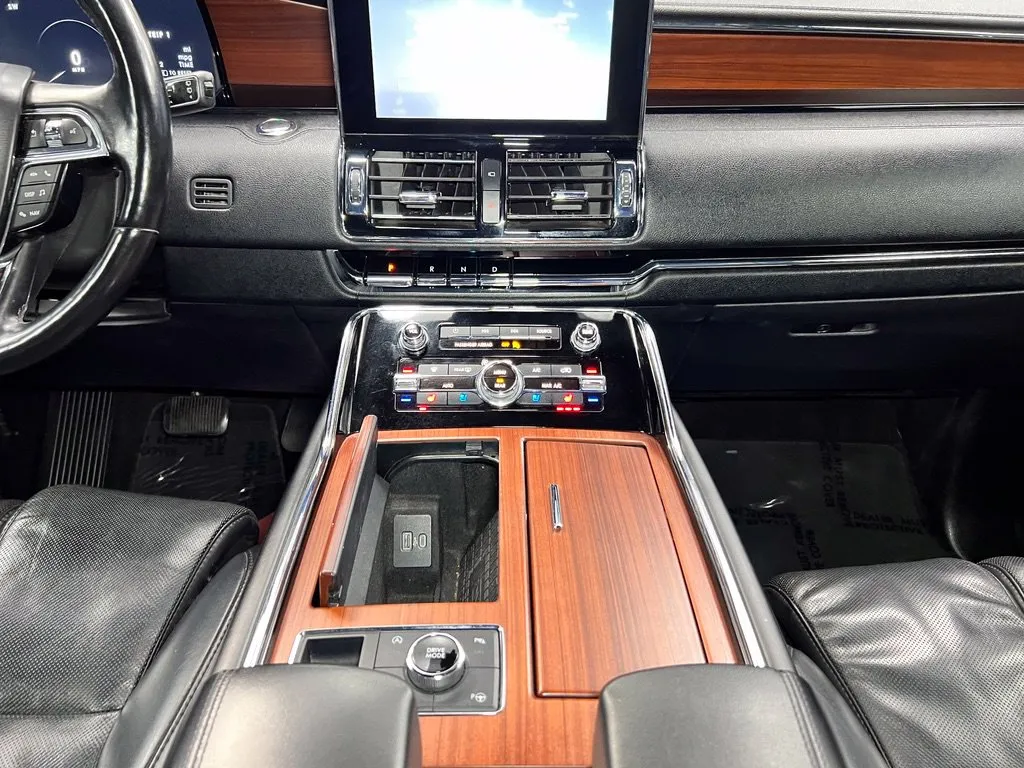 Lincoln Navigator photo 9