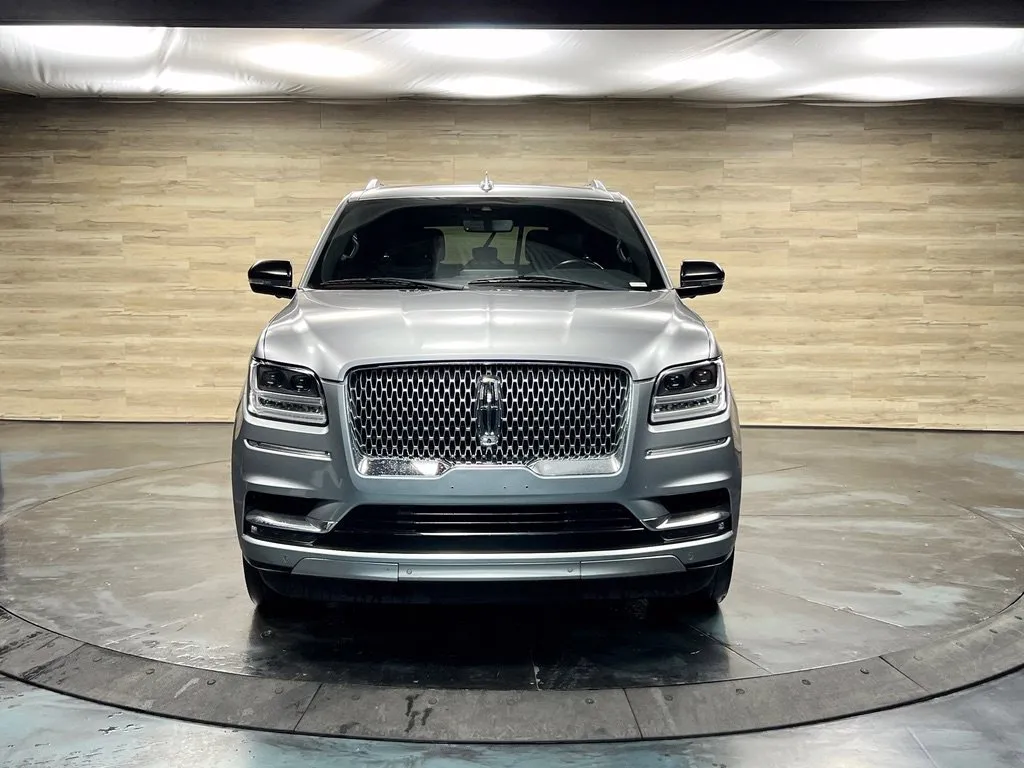 Lincoln Navigator photo 8